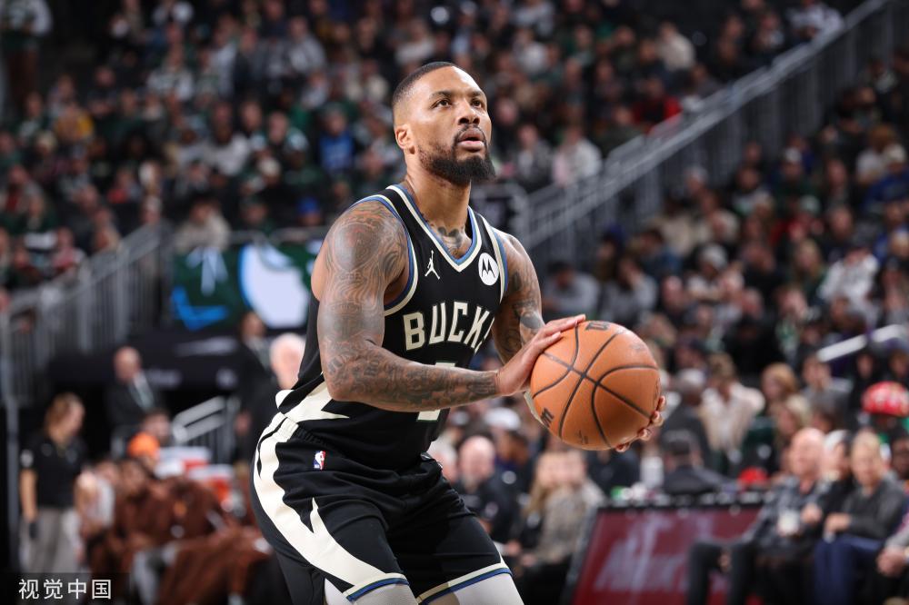 她在比赛之 她在比赛之